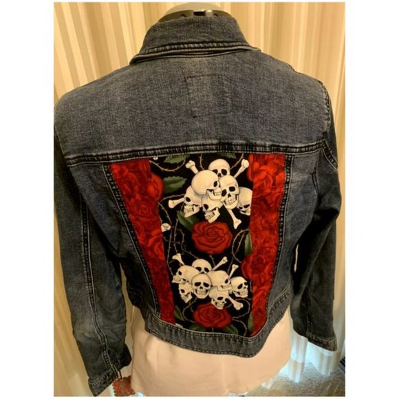 UpCycled Western Jean Jacket SKULL/ROSES PRINT SZ L - Picture 1 of 2